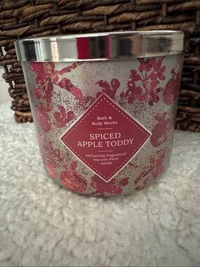 Bath & Body Works 3 Wick Candle Spiced Apple Toddy
